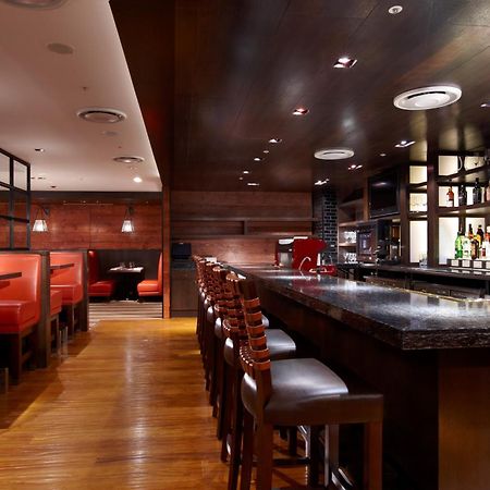 Ambassador Hotel Hsinchu Zewnętrze zdjęcie The bar at the restaurant