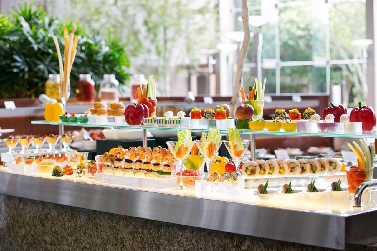 Ambassador Hotel Hsinchu Zewnętrze zdjęcie A buffet at a hotel